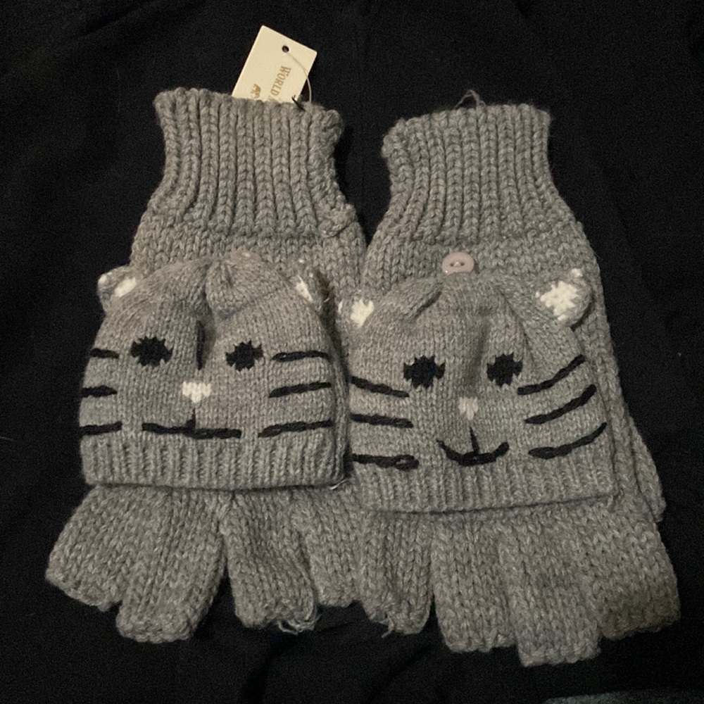Cute cost plus crocheted cat mittens